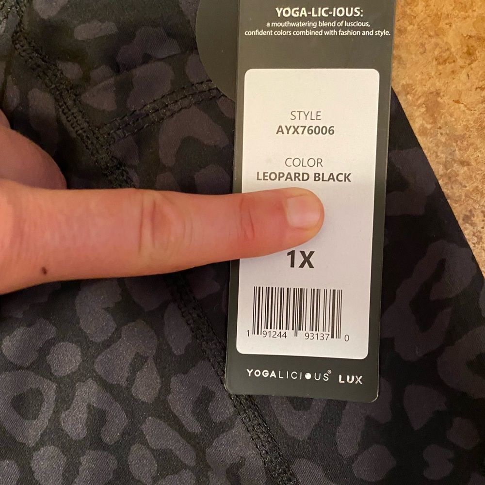 Yogalicious lux High rise leopard black Side Pocket Ankle Leggings - Picture 4 of 10